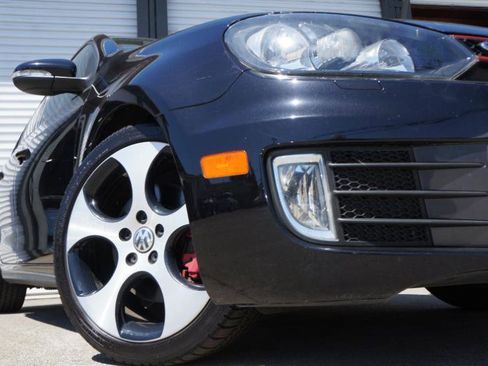 Used 2011 Volkswagen Golf 4-Door image 4