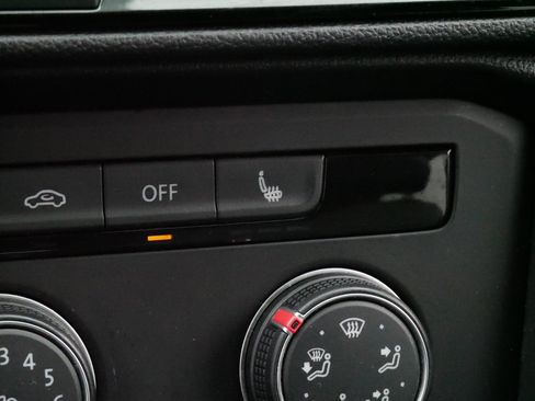 Used 2022 Volkswagen Taos SE image 31