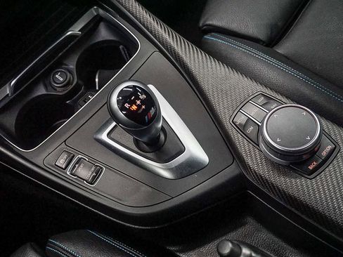 Used 2018 BMW M2 image 22