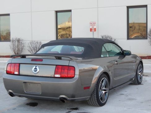 Used 2005 Ford Mustang GT Premium image 37