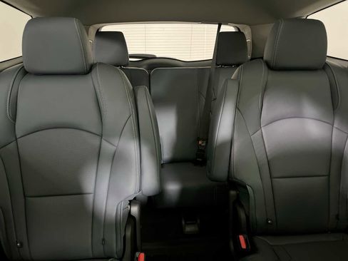 Used 2020 Buick Enclave Premium w/ Sun and Sites Package AWD/4WD image 13