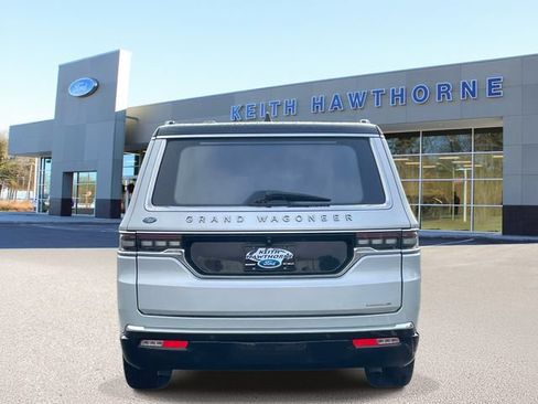 Used 2024 Jeep Grand Wagoneer Series III w/ Rear Seat Video Group 1 AWD/4WD image 5