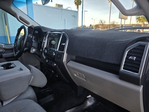 Used 2016 Ford F150 XLT image 14