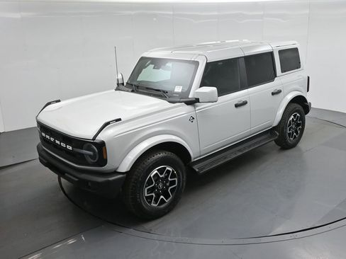 New 2026 Ford Bronco Outer Banks AWD/4WD image 35