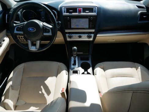 Used 2017 Subaru Outback 2.5i Limited AWD/4WD image 10