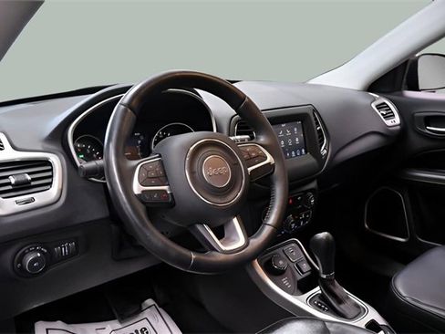 Used 2017 Jeep Compass Latitude w/ Popular Equipment Group image 9