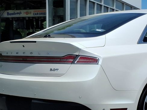 Used 2020 Lincoln MKZ Reserve w/ Luxury Package FWD image 8