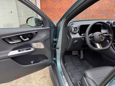 New 2026 Mercedes-Benz GLC 300 GLC 300 image 9