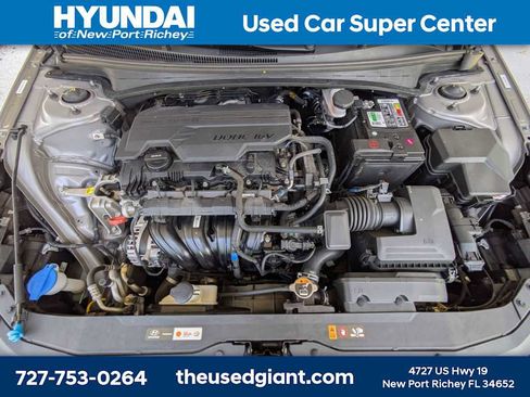 Used 2022 Hyundai Elantra Limited w/ Cargo Package FWD image 13