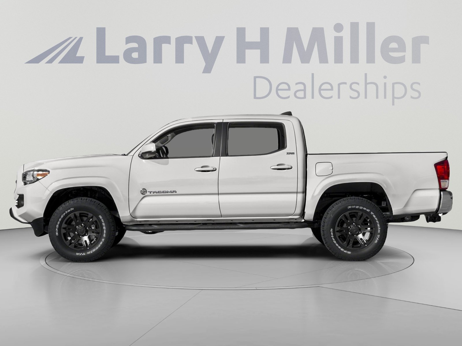 Used 2017 Toyota Tacoma SR5 w/ Tow Package AWD/4WD image 3