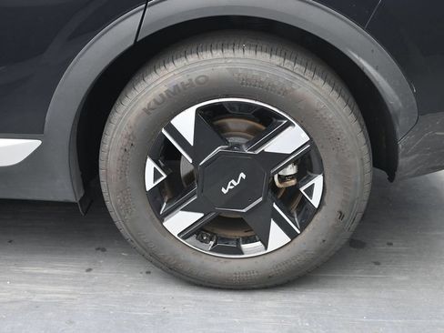 Used 2026 Kia Sportage LX FWD image 13