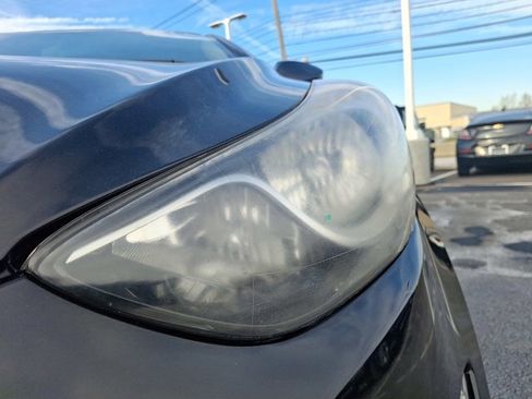 Used 2012 Hyundai Elantra GLS w/ Preferred Pkg 3 image 9