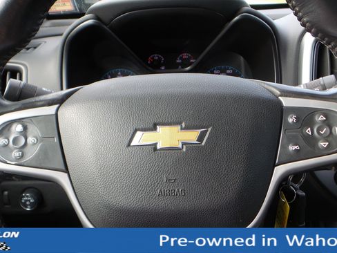 Used 2022 Chevrolet Colorado LT w/ LT Convenience Package image 11