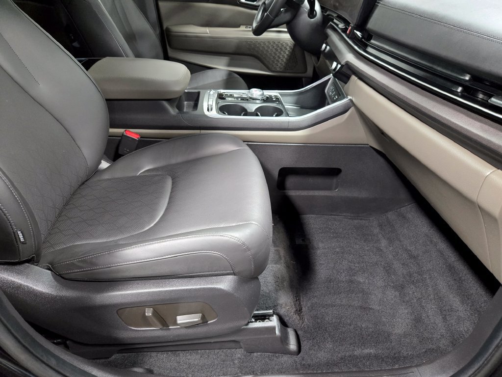 Used 2025 Kia Carnival SX FWD image 59