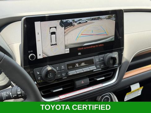 Certified 2026 Toyota Grand Highlander FWD image 17