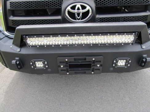 Used 2013 Toyota Tundra 4x4 Double Cab w/ TRD Off-Road Pkg image 5
