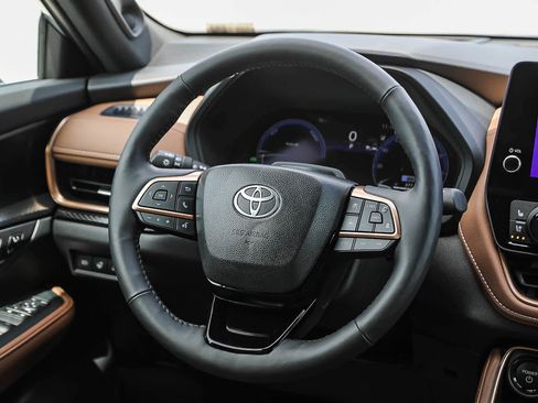Certified 2026 Toyota Grand Highlander AWD Hybrid image 16