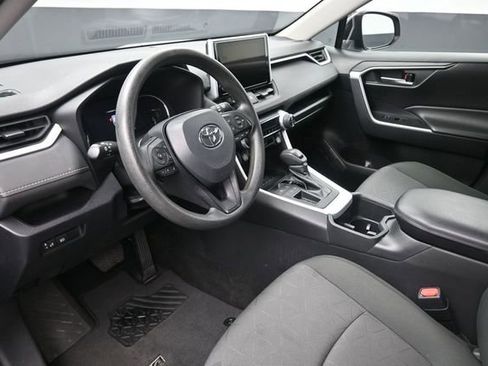 Used 2024 Toyota RAV4 XLE FWD image 18