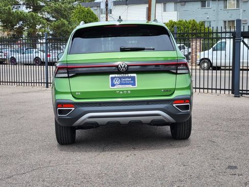 Certified 2025 Volkswagen Taos SE AWD/4WD image 6