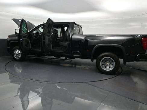 Used 2026 Chevrolet Silverado 3500 High Country w/ High Country Premium Package AWD/4WD image 36