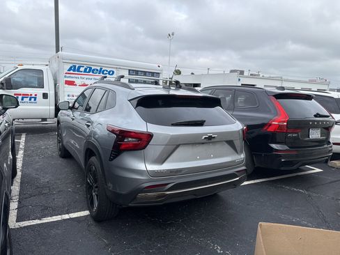 Used 2025 Chevrolet Trax ACTIV w/ Driver Confidence Package image 5