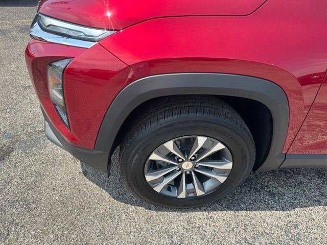 New 2027 Chevrolet Equinox LT w/ Convenience Package II FWD image 10
