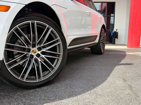Used 2020 Porsche Macan w/ Driver Memory Package AWD/4WD image 2
