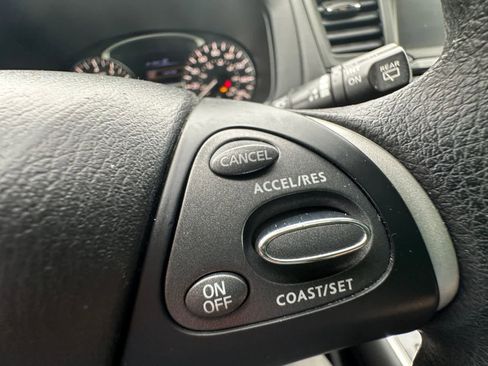 Used 2018 Nissan Pathfinder S AWD/4WD image 29