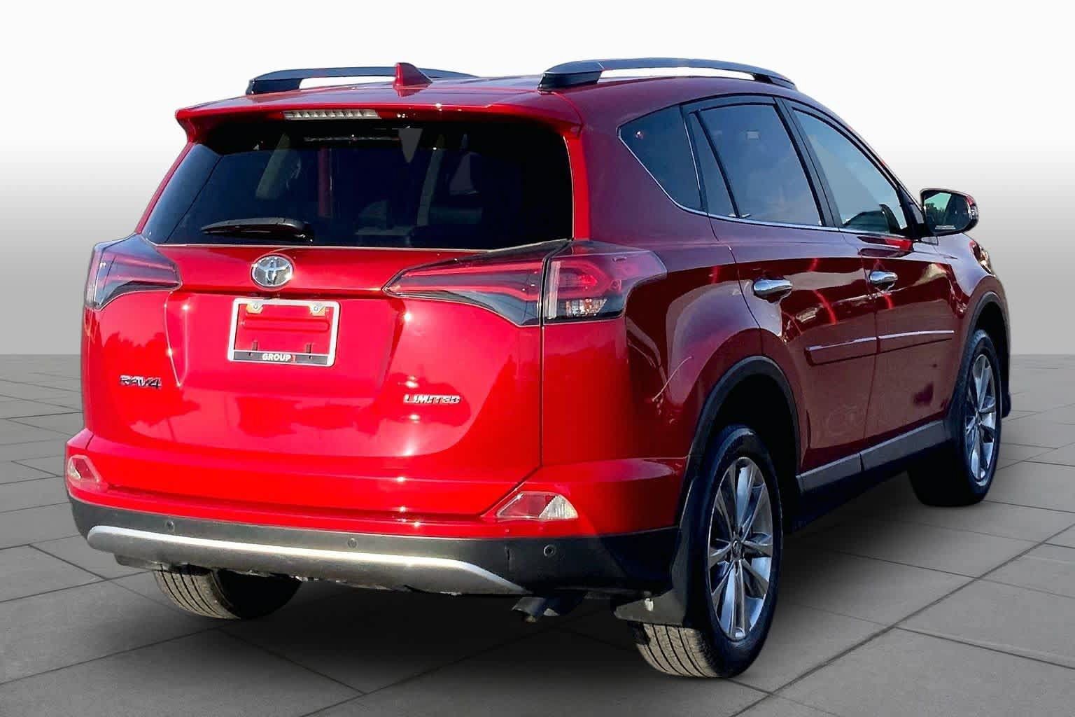 Used 2017 Toyota RAV4 Limited FWD image 12