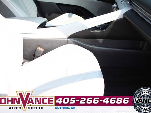 Used 2024 Hyundai Elantra Limited image 16