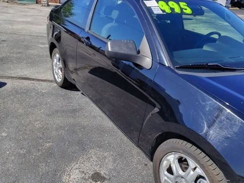 Used 2010 Ford Focus SE FWD image 3