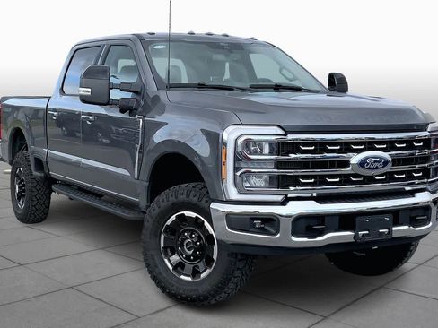 Used 2025 Ford F250 Lariat w/ Tremor Off-Road Package image 2