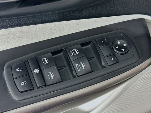 Used 2021 Jeep Cherokee Latitude Lux w/ Sun & Sound Group image 15