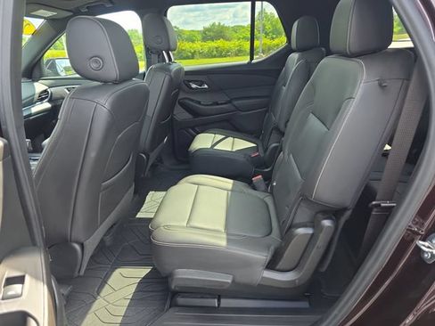 Used 2023 Chevrolet Traverse LT w/ LT Premium Package AWD/4WD image 25