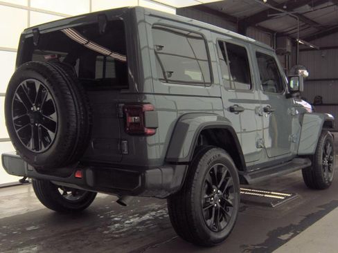 Used 2025 Jeep Wrangler Unlimited Sahara image 4