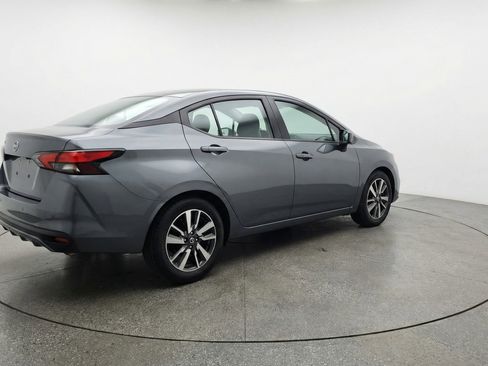 Used 2025 Nissan Versa SV image 9