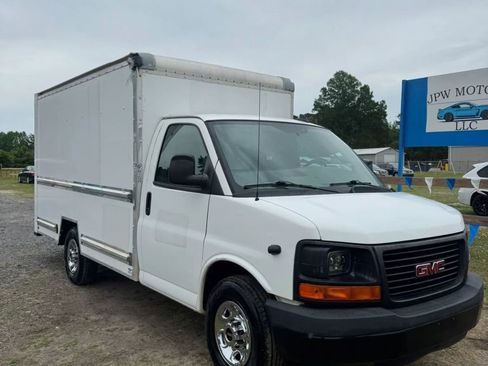 Used 2016 GMC Savana 3500 RWD image 2