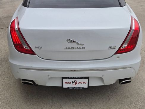 Used 2014 Jaguar XJ AWD image 38