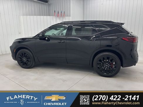 Used 2024 Chevrolet Blazer LT w/ LPO, Black Grille Bar Package image 5