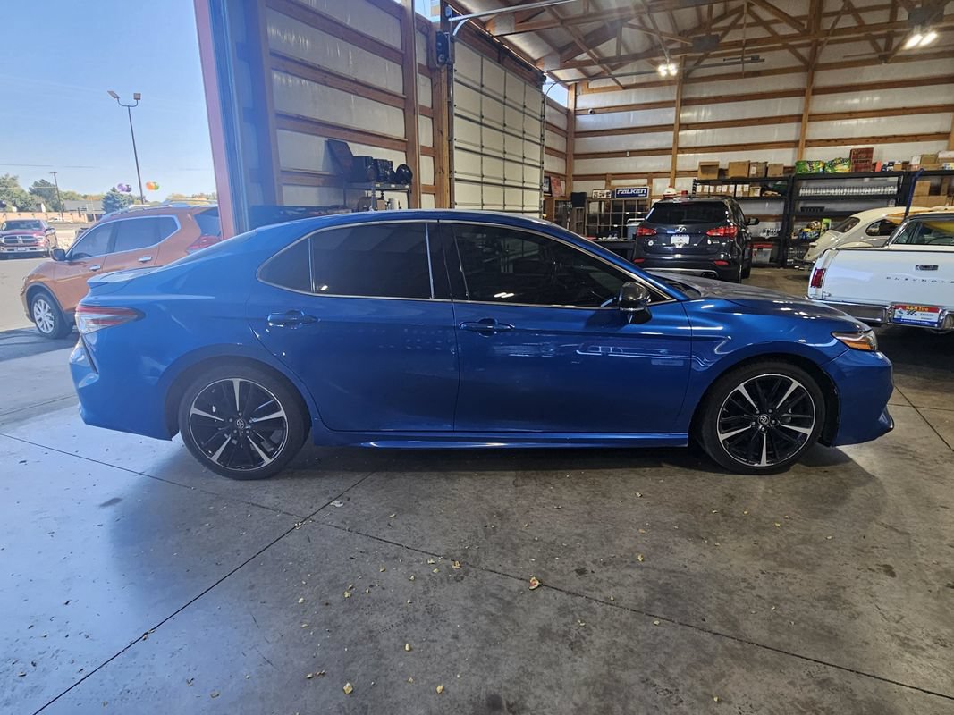 Used 2018 Toyota Camry XSE FWD image 9