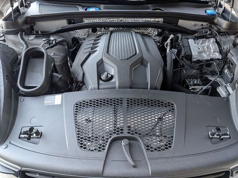 New 2026 Porsche Macan image 29