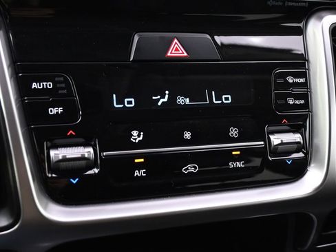 Used 2023 Kia Sorento S w/ Panoramic Sunroof Package AWD/4WD image 33