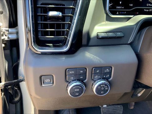 Used 2025 GMC Sierra 2500 Denali w/ Denali Reserve Package AWD/4WD image 33