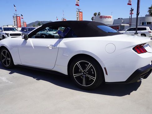 Used 2025 Ford Mustang Convertible RWD image 5