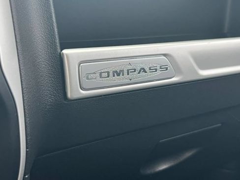 Used 2014 Jeep Compass Latitude AWD/4WD image 30