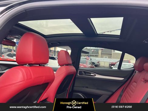 Used 2023 Alfa Romeo Stelvio Veloce image 14