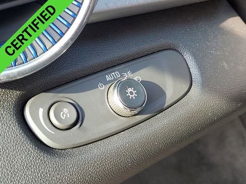 Used 2025 Chevrolet Trax LT w/ LT Convenience Package image 34