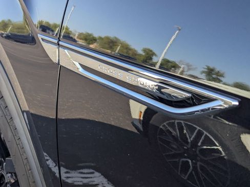 Used 2021 Volkswagen Atlas Cross Sport SEL image 8