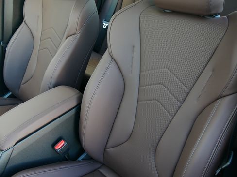 Used 2026 BMW 228i w/ Technology Package image 8