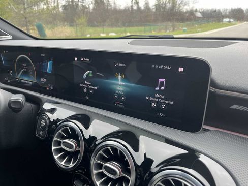 Certified 2020 Mercedes-Benz A 35 AMG 4MATIC image 33